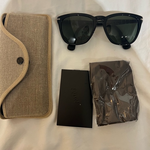 Brand New, never worn, Persol Classic Rectangular Sunglasses- Black - Picture 6 of 6